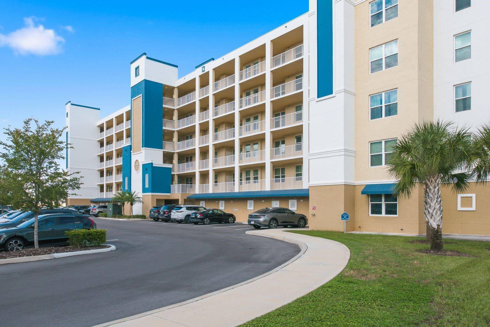960 STARKEY RD #10304, Largo, FL 33771