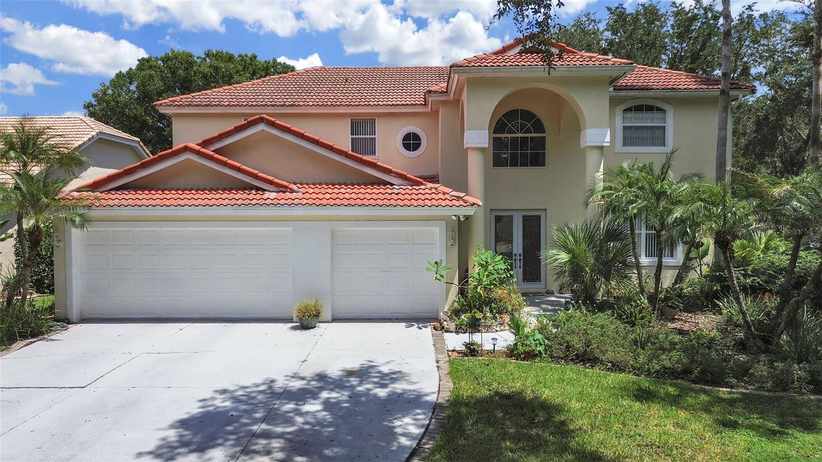10212 GARDEN ALCOVE DR, Tampa, FL 33647