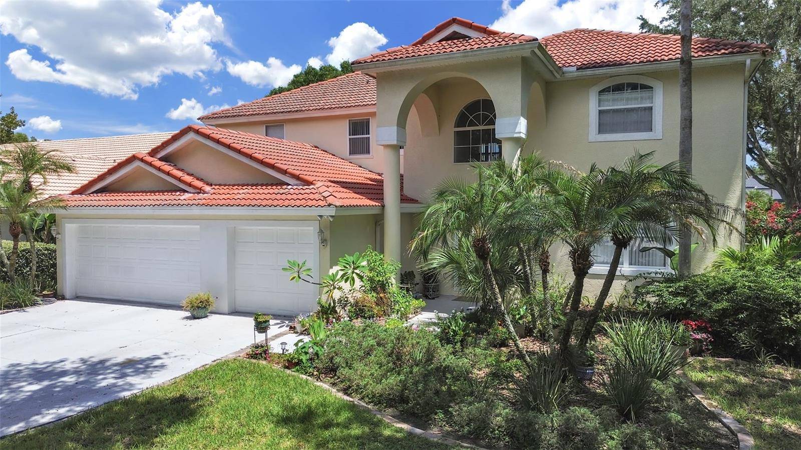 10212 GARDEN ALCOVE DR, Tampa, FL 33647