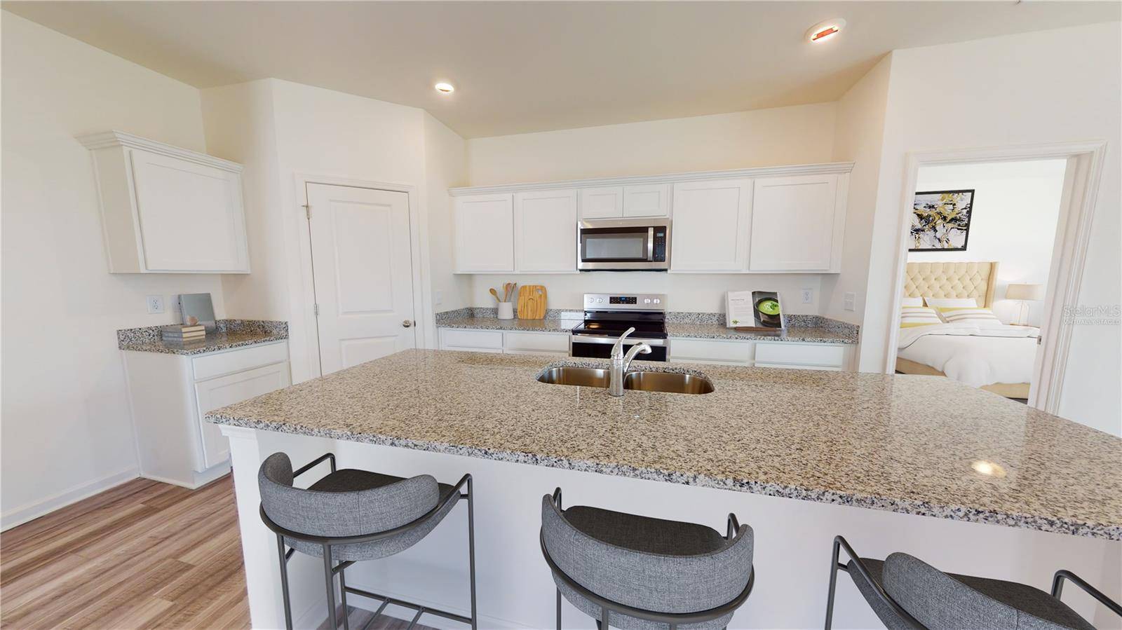 5571 BELDI DR, Polk City, FL 33868