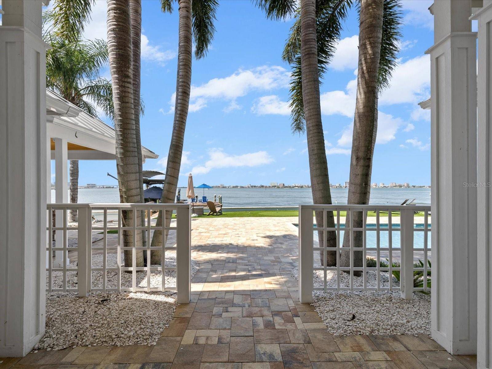1828 VENETIAN POINT DR, Clearwater, FL 33755