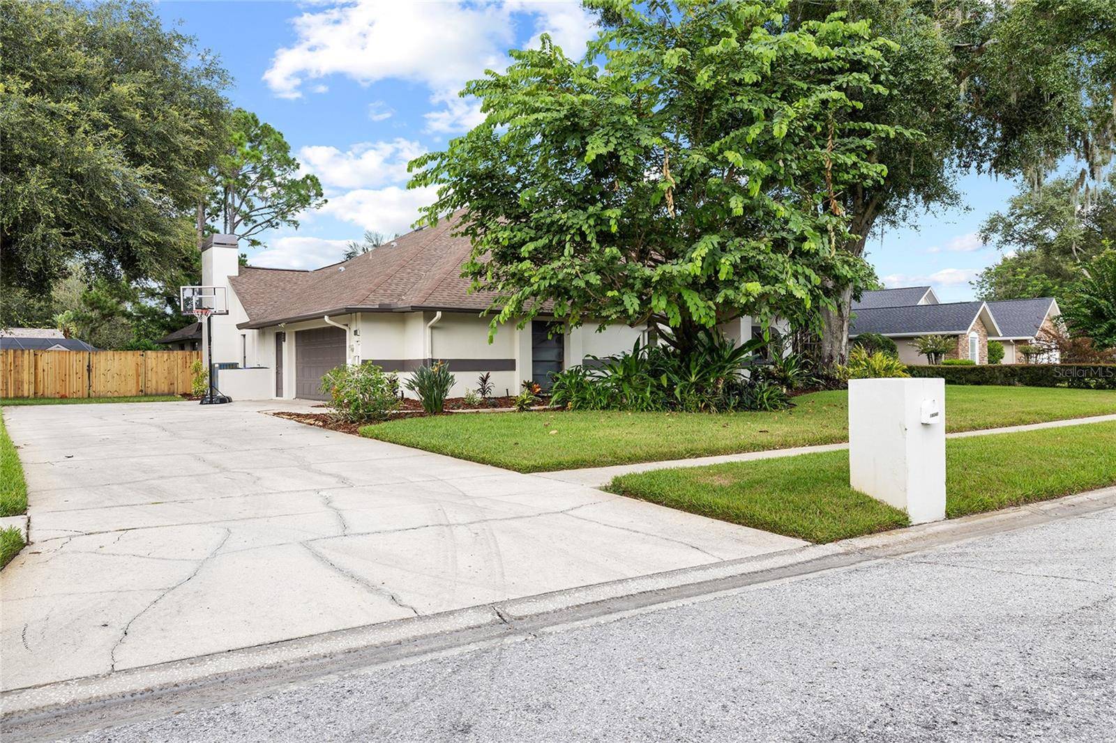 18243 CLEAR LAKE DR, Lutz, FL 33548