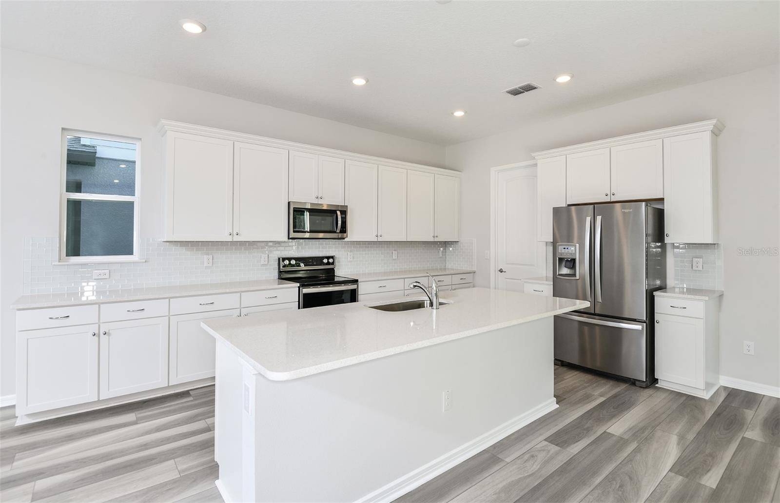 33506 BARNEBROOK DR, Wesley Chapel, FL 33545