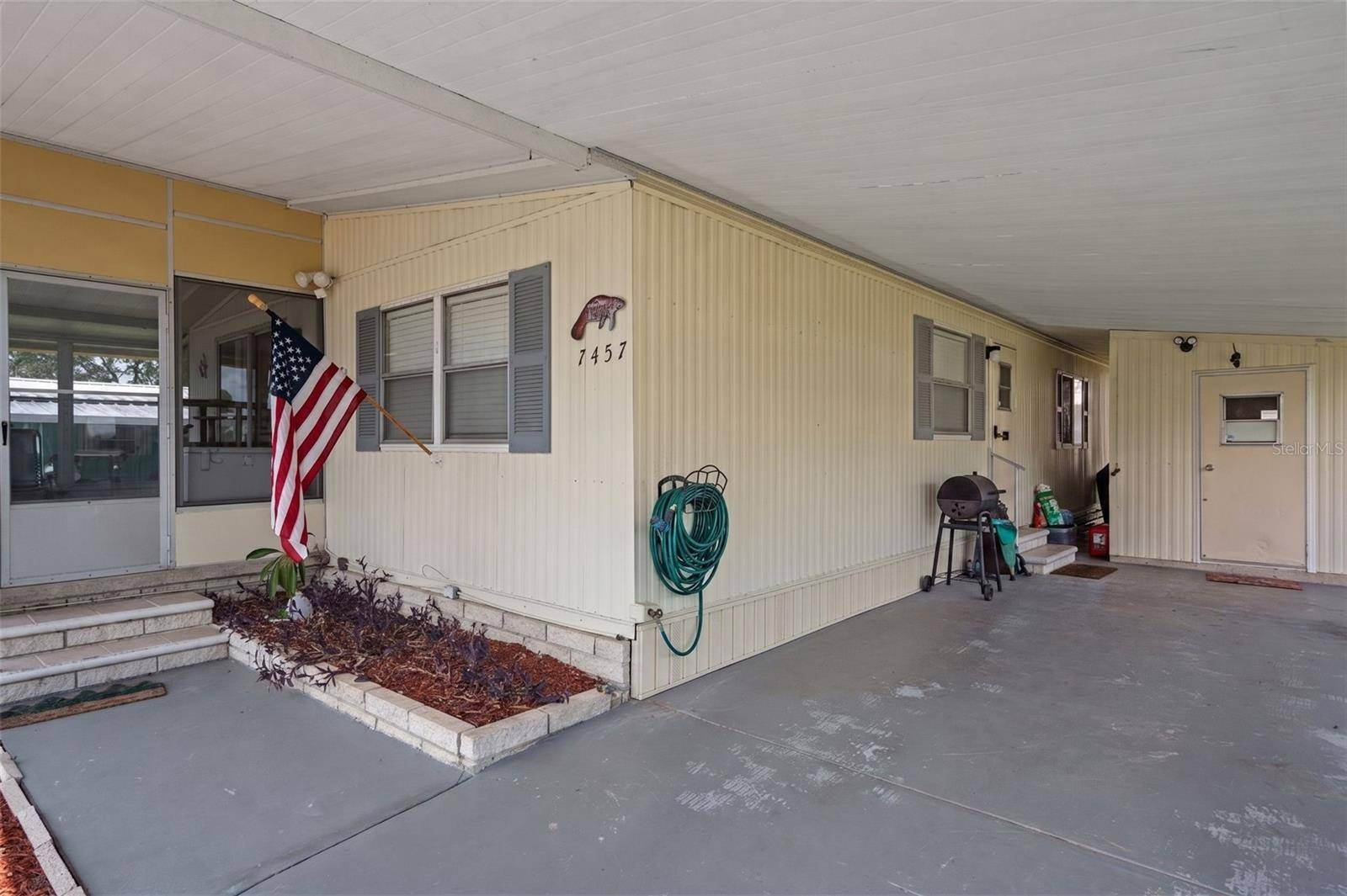 7457 MONTROSE AVE, Brooksville, FL 34613