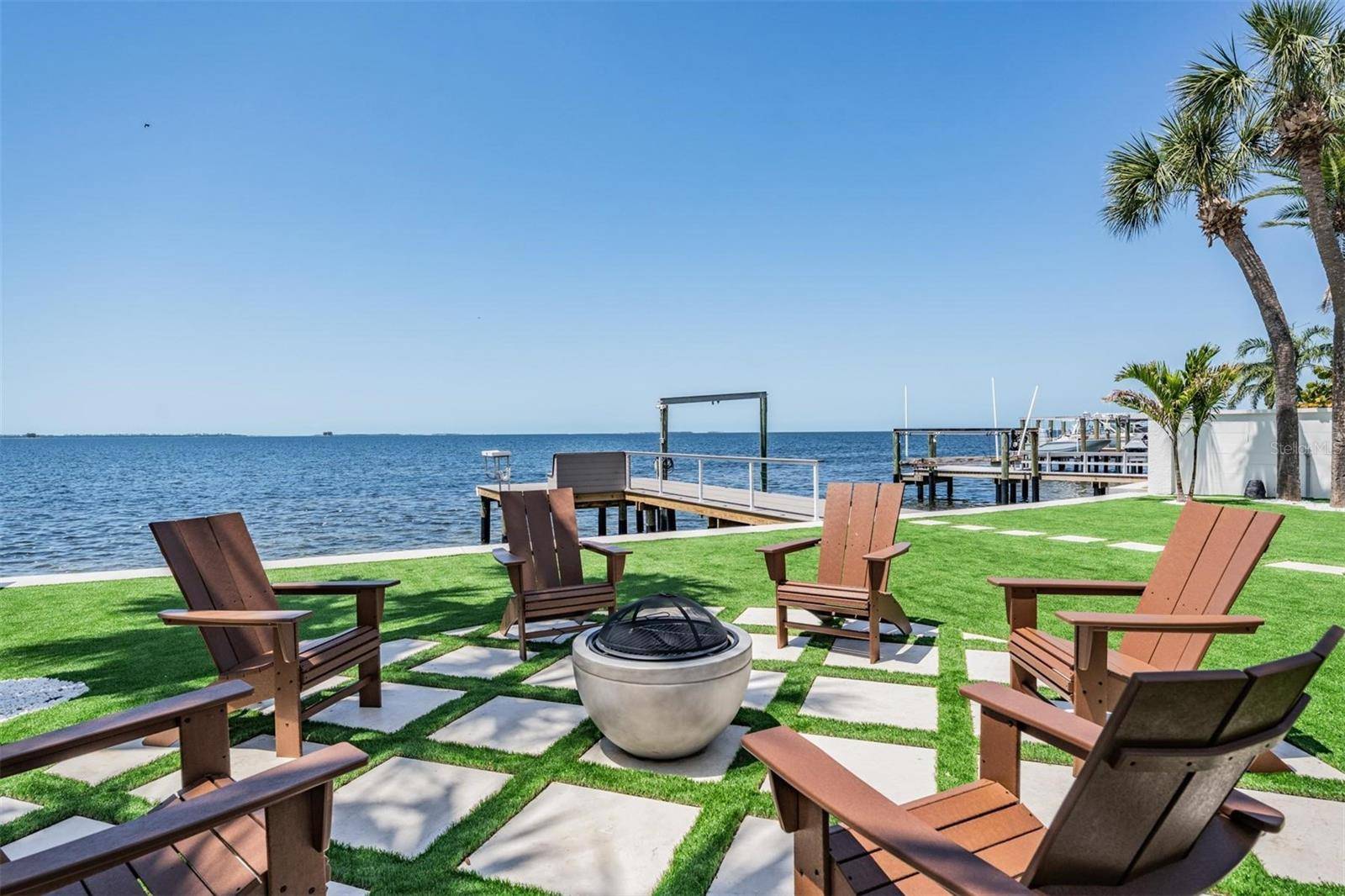 128 CARLYLE DR, Palm Harbor, FL 34683