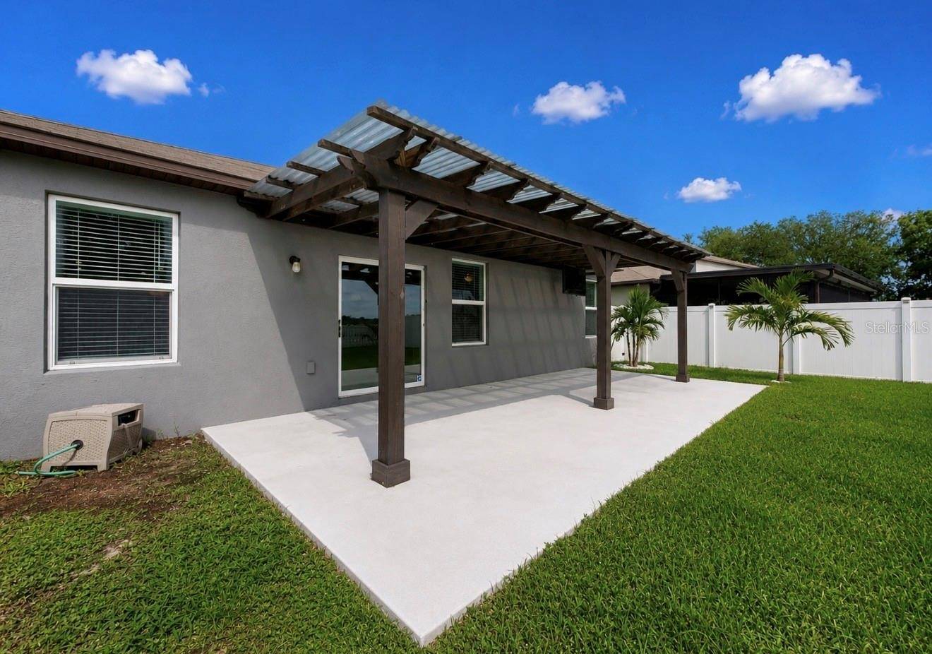 12600 BERGSTROM BAY DR, Riverview, FL 33579