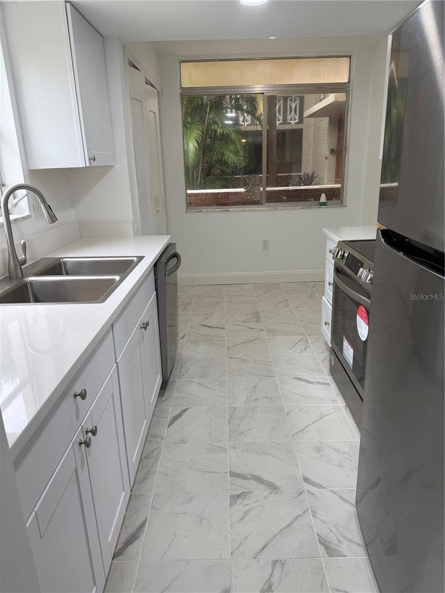 1012 PEARCE DR #111, Clearwater, FL 33764