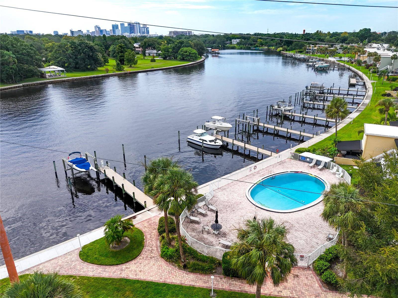 2424 W TAMPA BAY BLVD #G209, Tampa, FL 33607