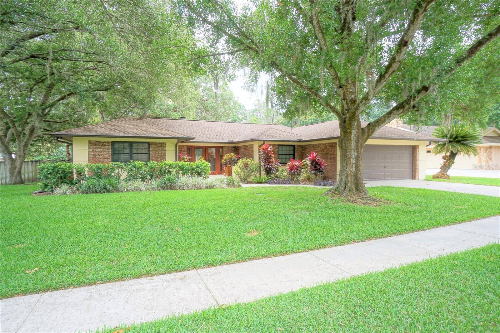 15903 DOVER CLIFFE DR, Lutz, FL 33548