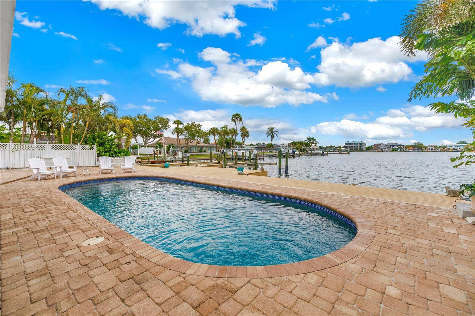 450 64TH AVE, St Pete Beach, FL 33706