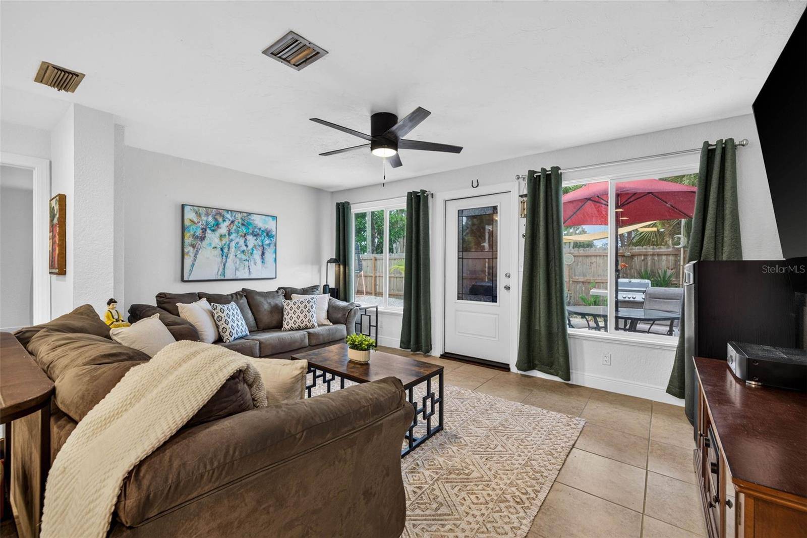 1667 N DAKOTA AVE NE, St Petersburg, FL 33703