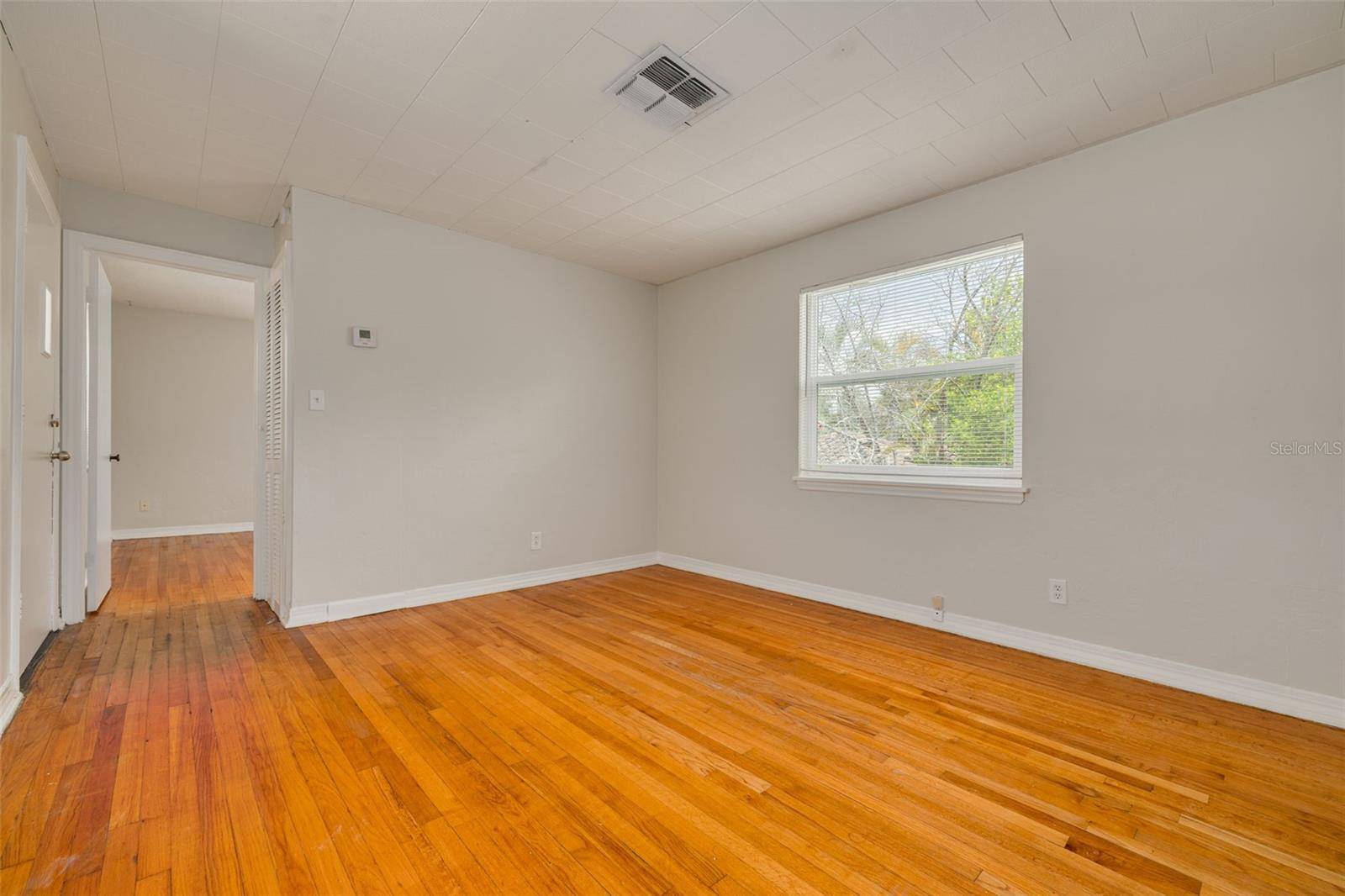301 24TH AVE N, St Petersburg, FL 33704