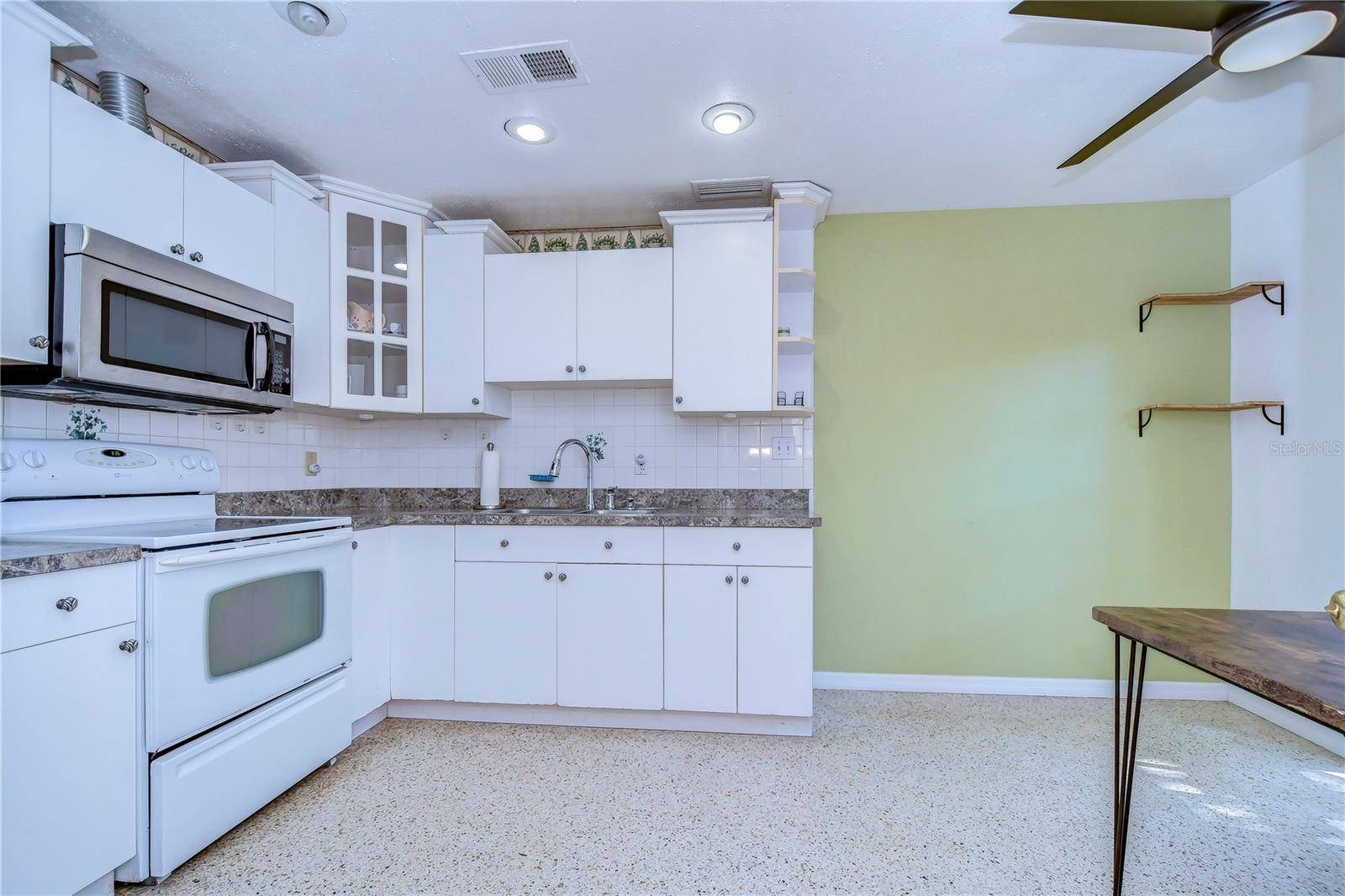 4944 5TH AVE N #B, St Petersburg, FL 33710