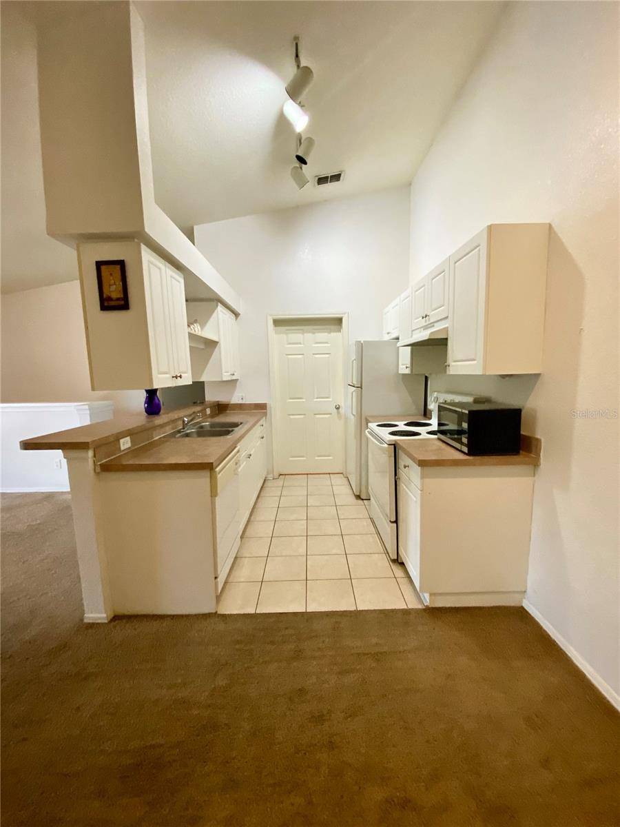 36101 DEER CREEK DR #202, Zephyrhills, FL 33541