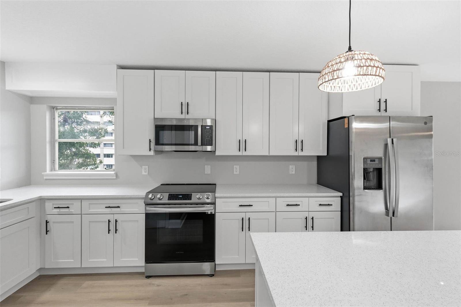 2950 W BAY DR #B1, Belleair Bluffs, FL 33770