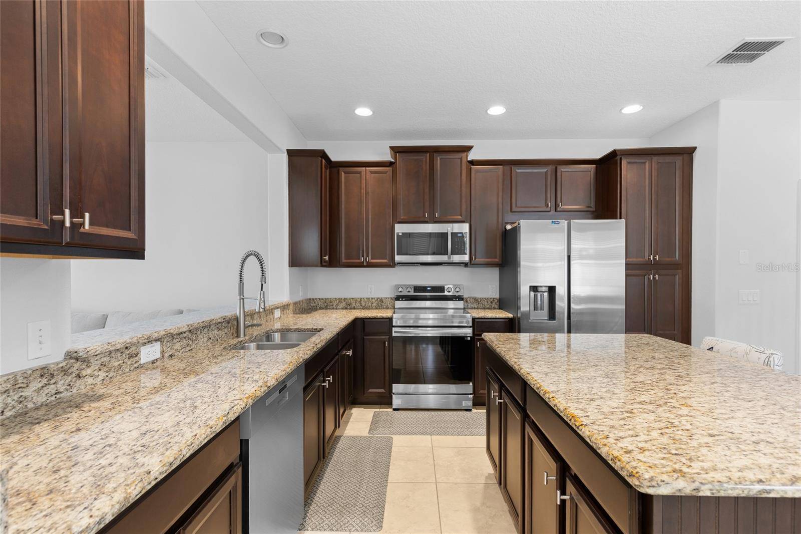 9496 STRONGBARK LN, Orlando, FL 32832