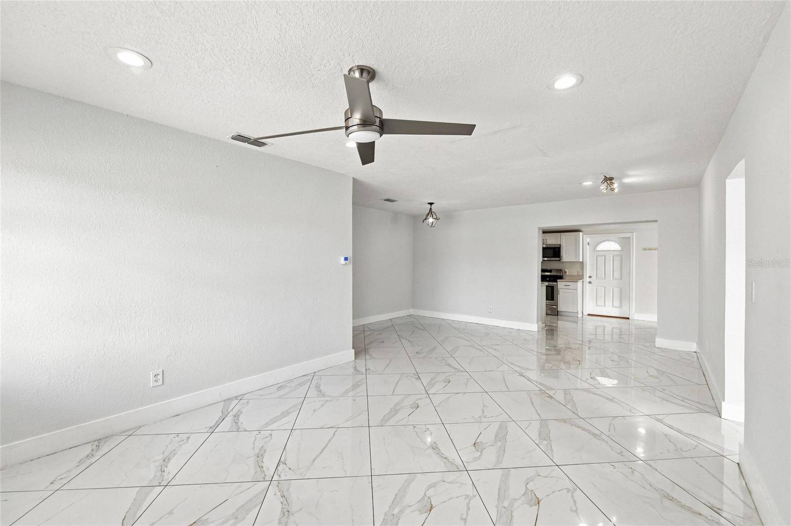 7805 WINSTON LN, Tampa, FL 33615