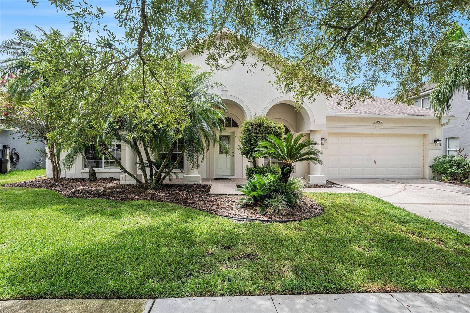 16909 FALCONRIDGE RD, Lithia, FL 33547