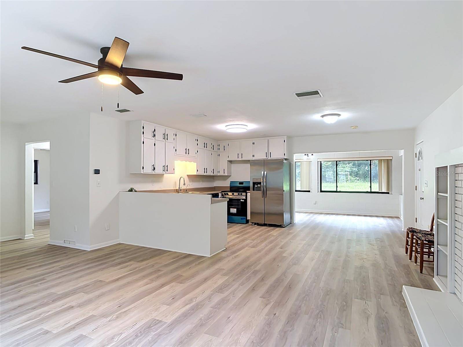 160 E ELM DR, Orange City, FL 32763