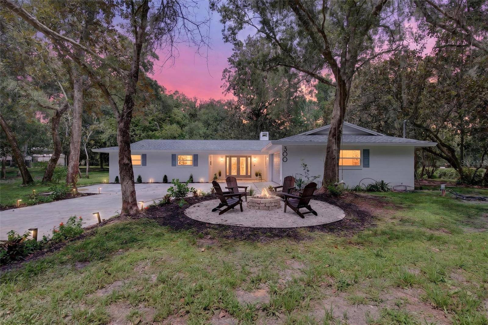 300 SCOTT RD, Geneva, FL 32732