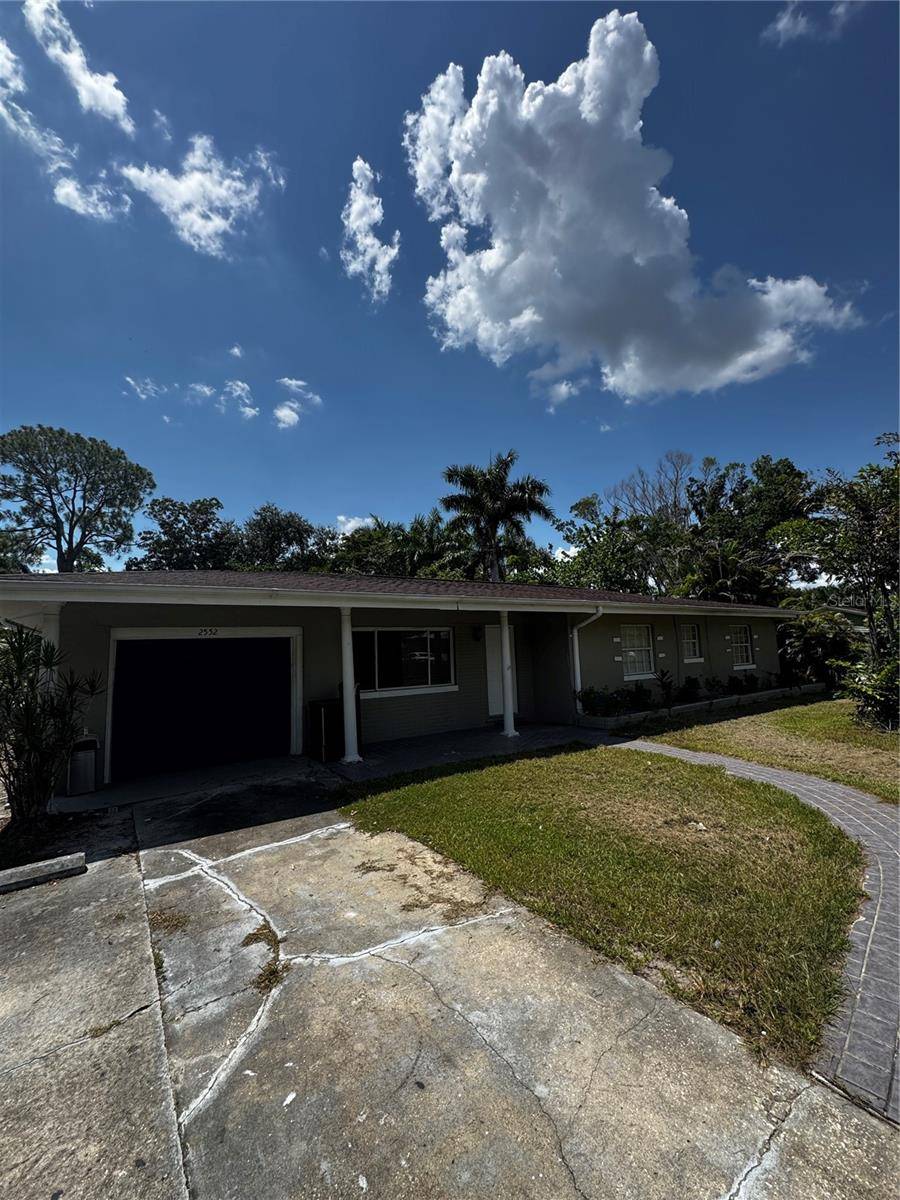 2552 COLUMBUS ST, Fort Myers, FL 33901