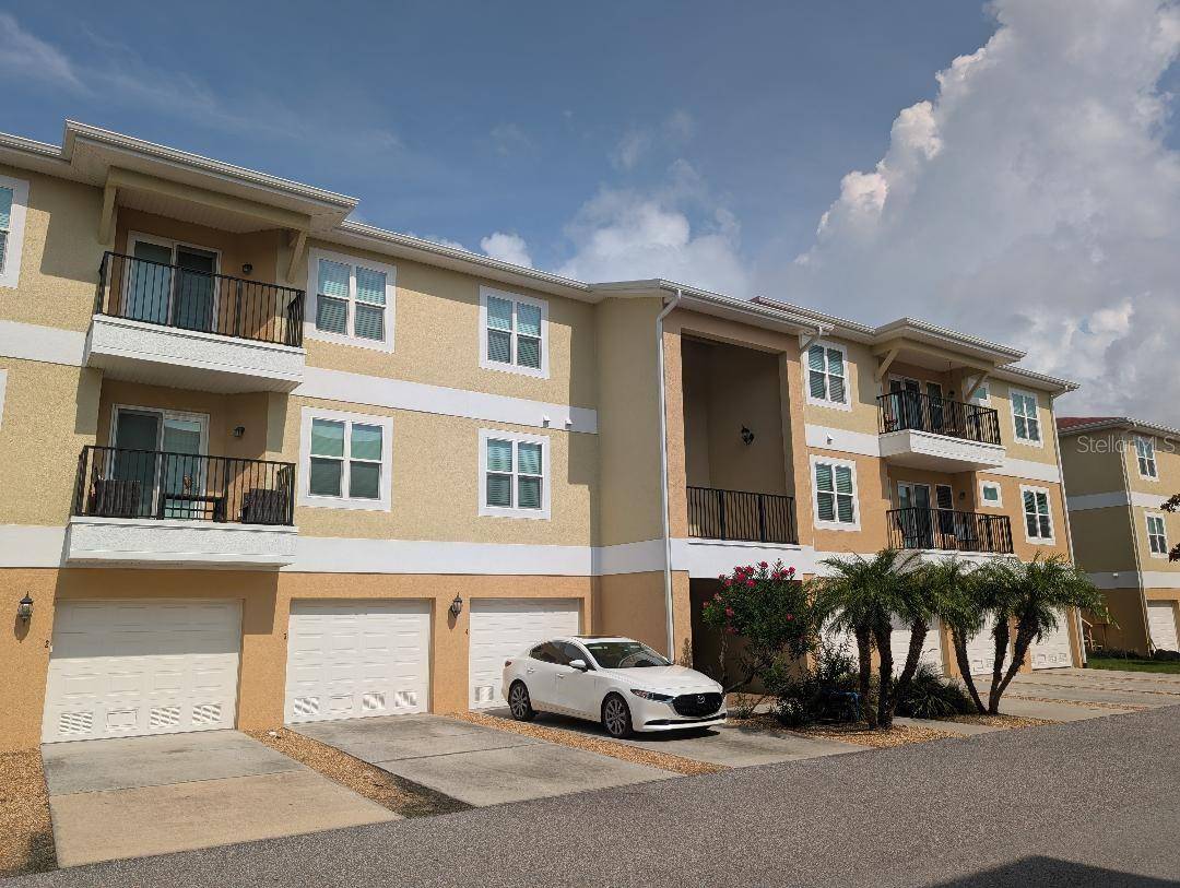 6420 BANYAN BLVD #203, New Port Richey, FL 34652