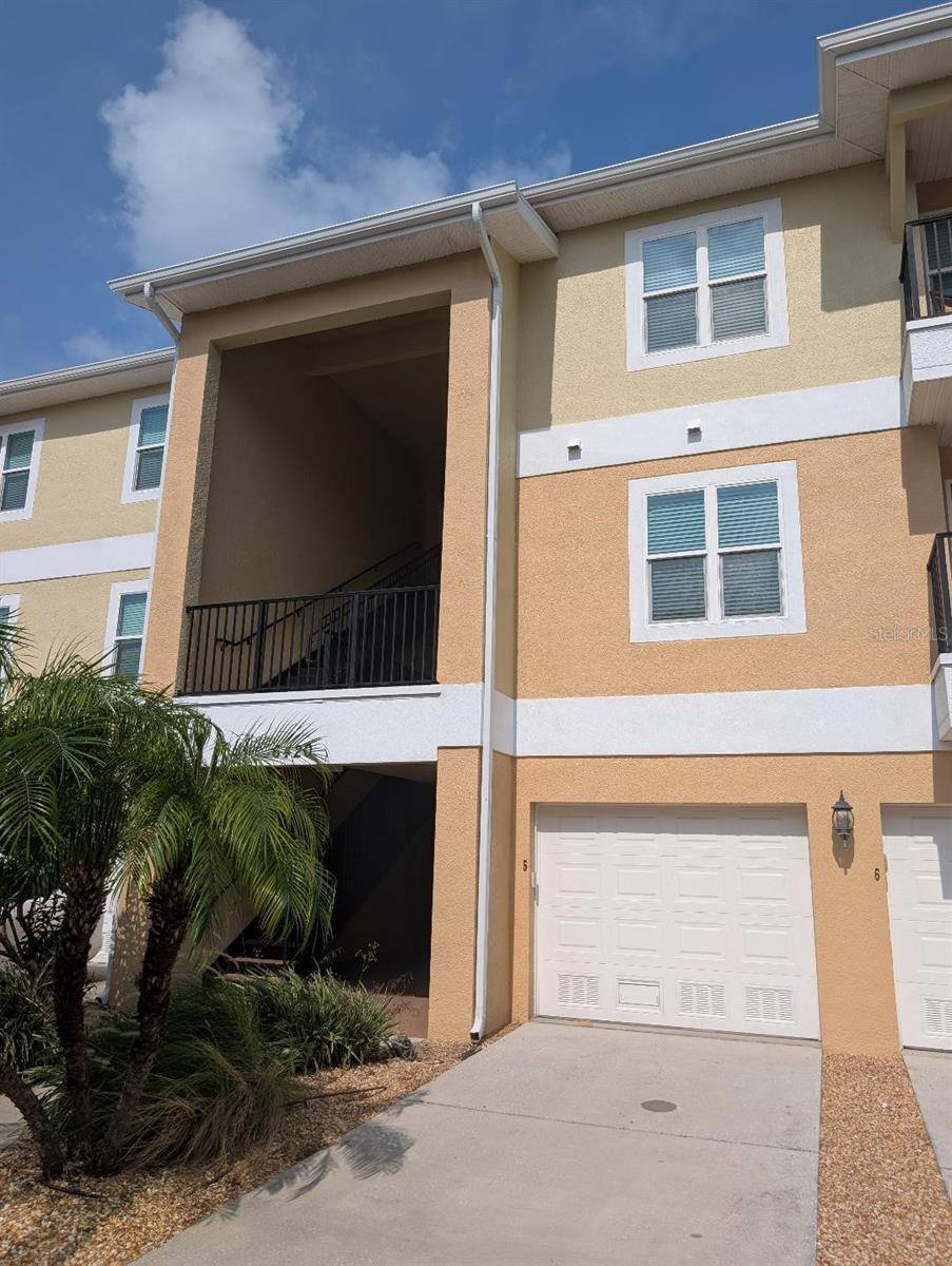 6420 BANYAN BLVD #203, New Port Richey, FL 34652