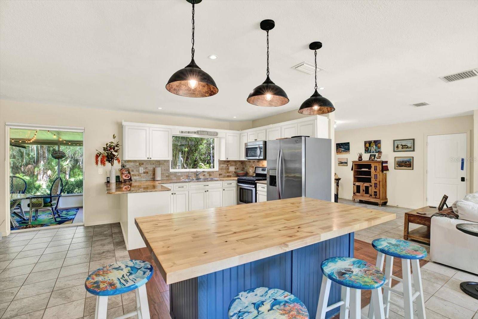 4064 N CONCORD DR, Crystal River, FL 34428