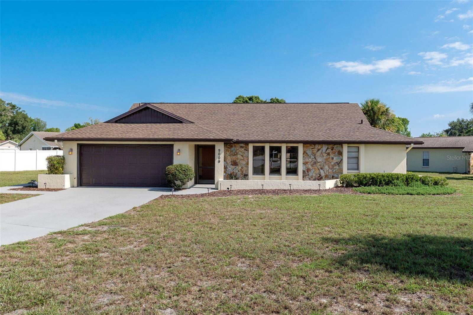 9009 HEATHER BLVD, Weeki Wachee, FL 34613