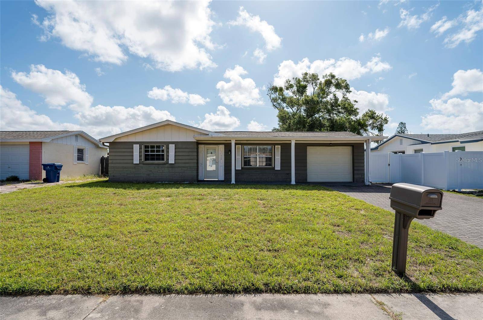 3246 BROOKFIELD DR, Holiday, FL 34691