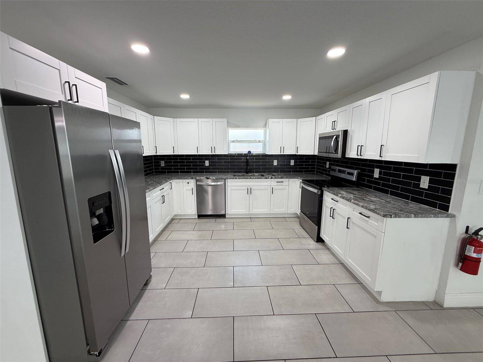 5112 PACIFIC AVE, Weeki Wachee, FL 34607