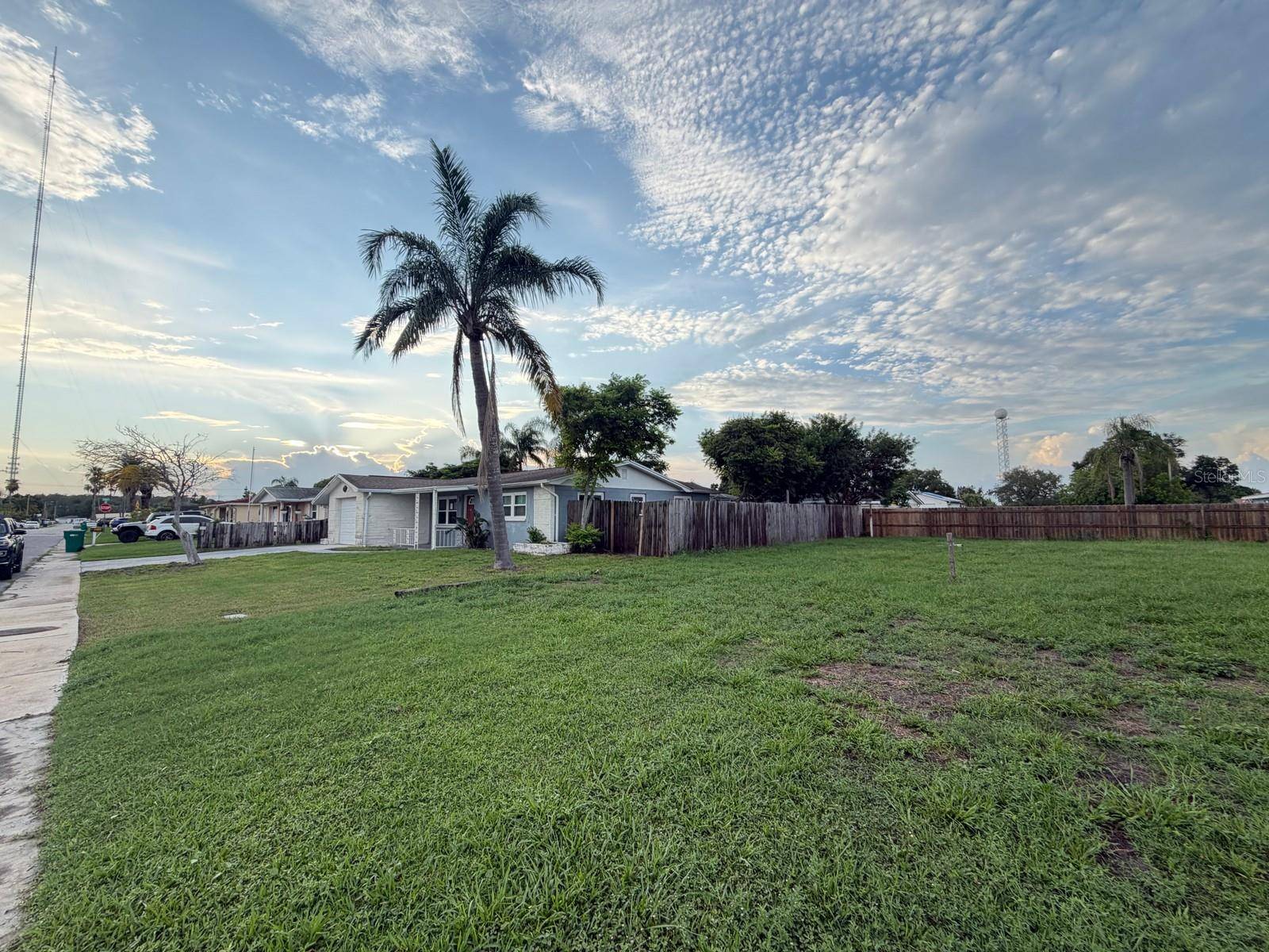3221 ROXBURY DR, Holiday, FL 34691