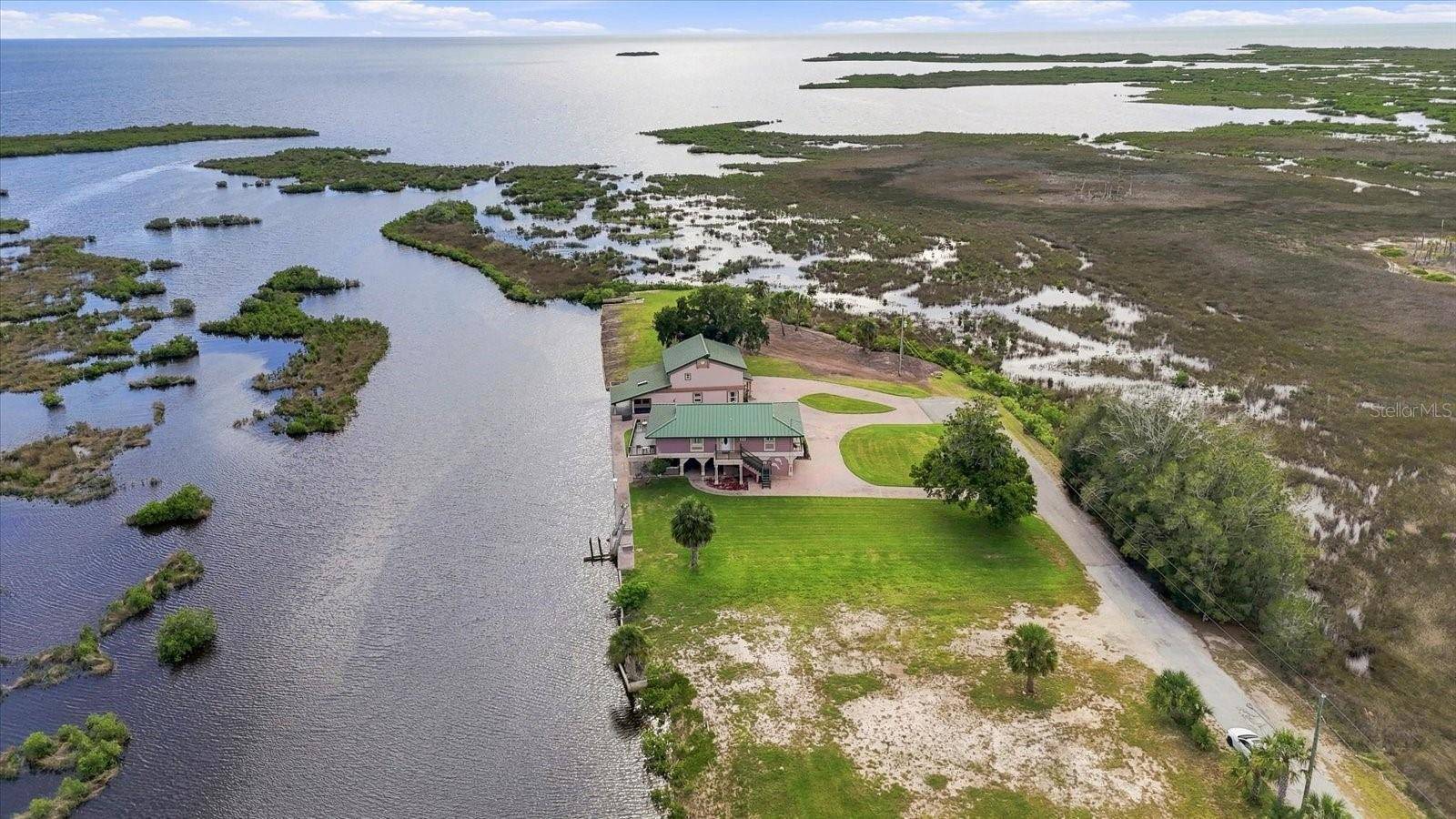 3198 INDIAN GULF LN, Hernando Beach, FL 34607