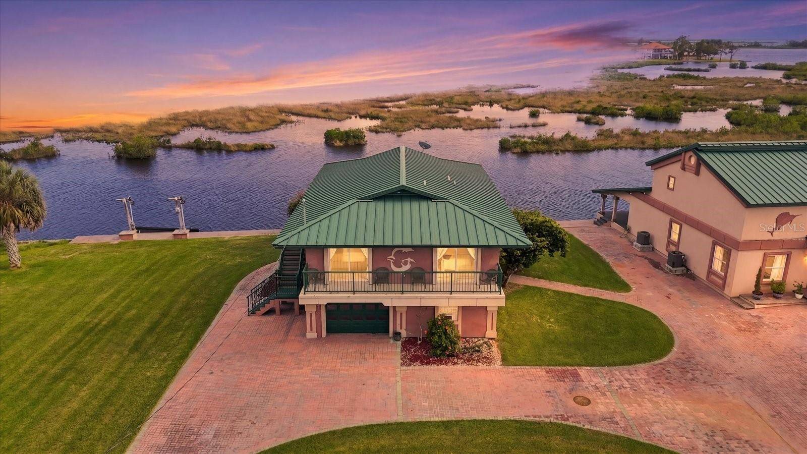 3198 INDIAN GULF LN, Hernando Beach, FL 34607