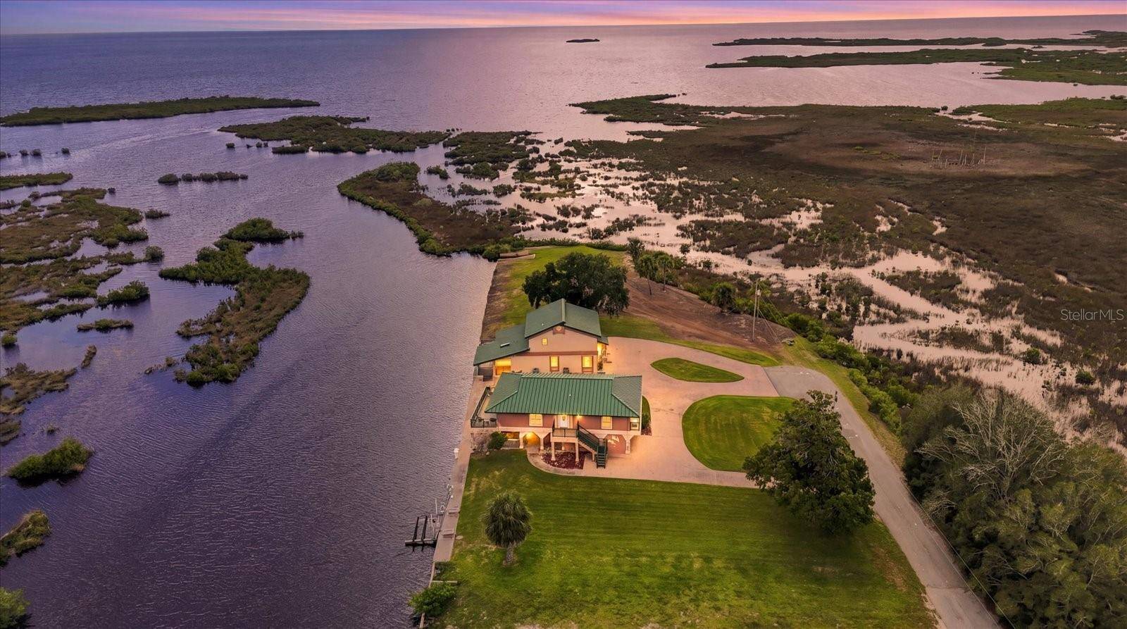 3194 INDIAN GULF LN, Hernando Beach, FL 34607