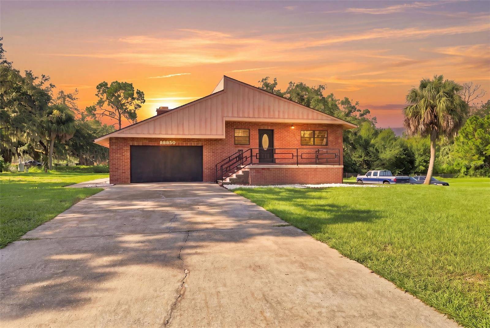 28850 LINDENHURST DR, Wesley Chapel, FL 33544