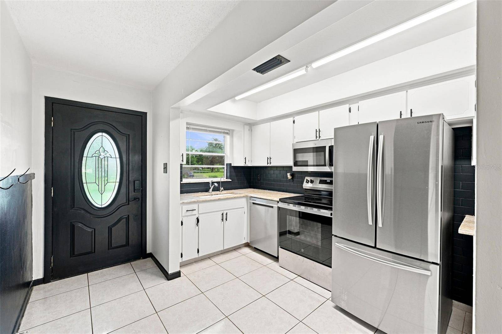 28850 LINDENHURST DR, Wesley Chapel, FL 33544