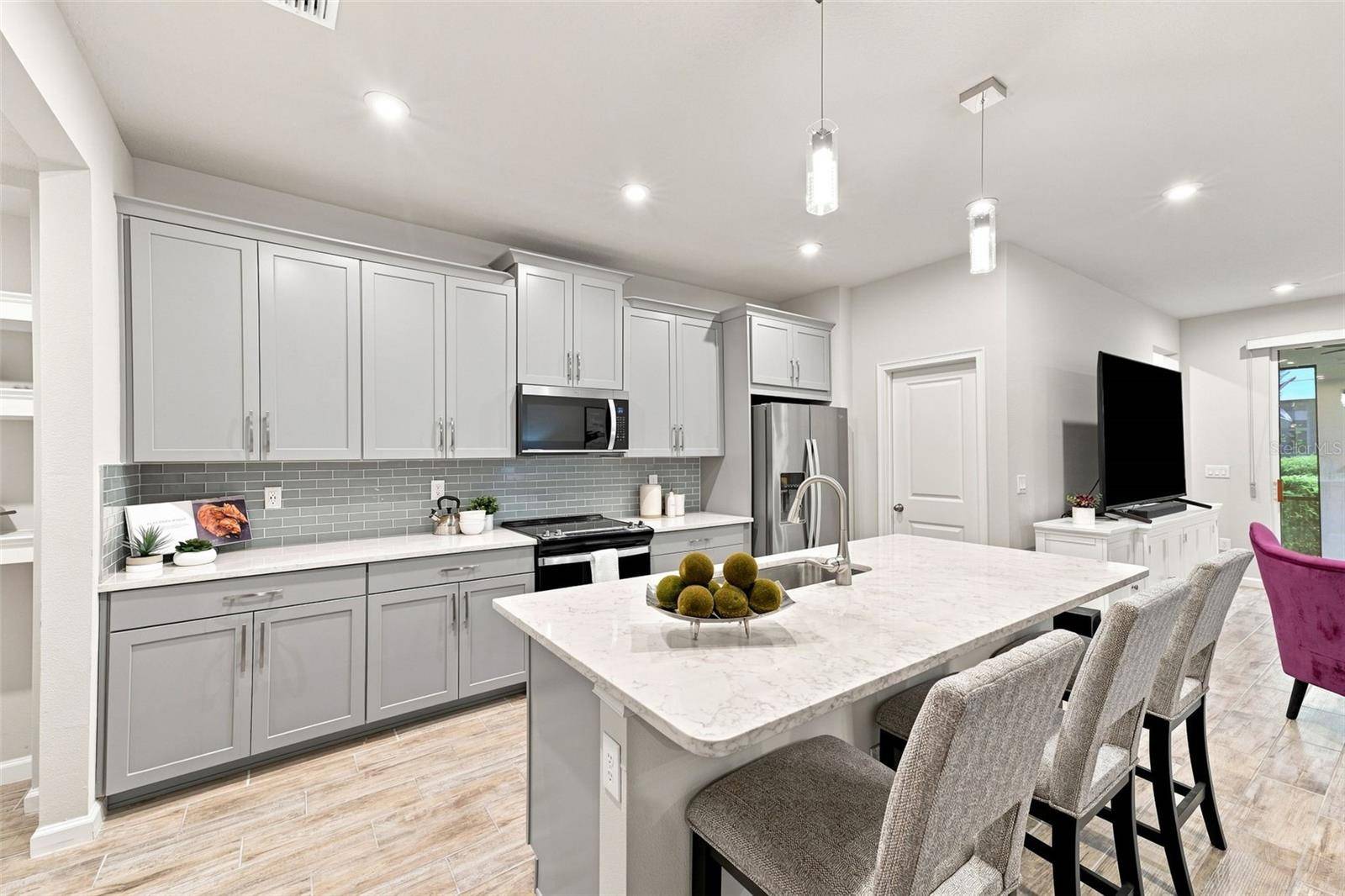19421 MONARCH WIND WAY, Lutz, FL 33558