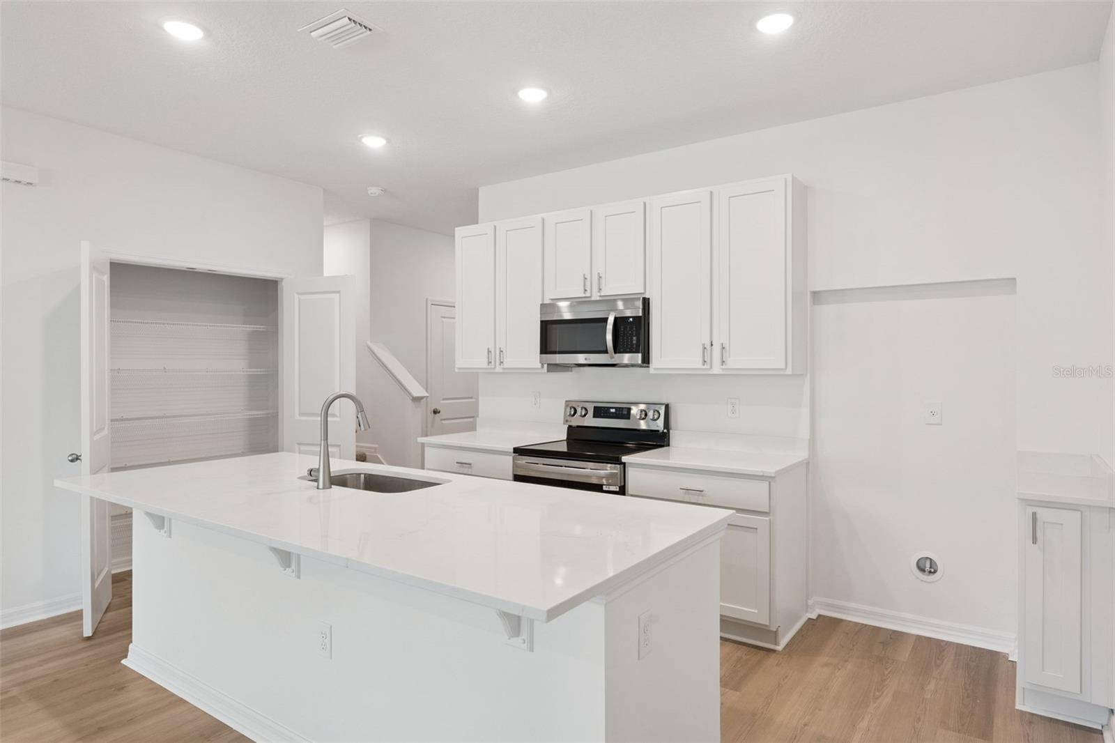 2274 RED PINE CT, Eustis, FL 32726