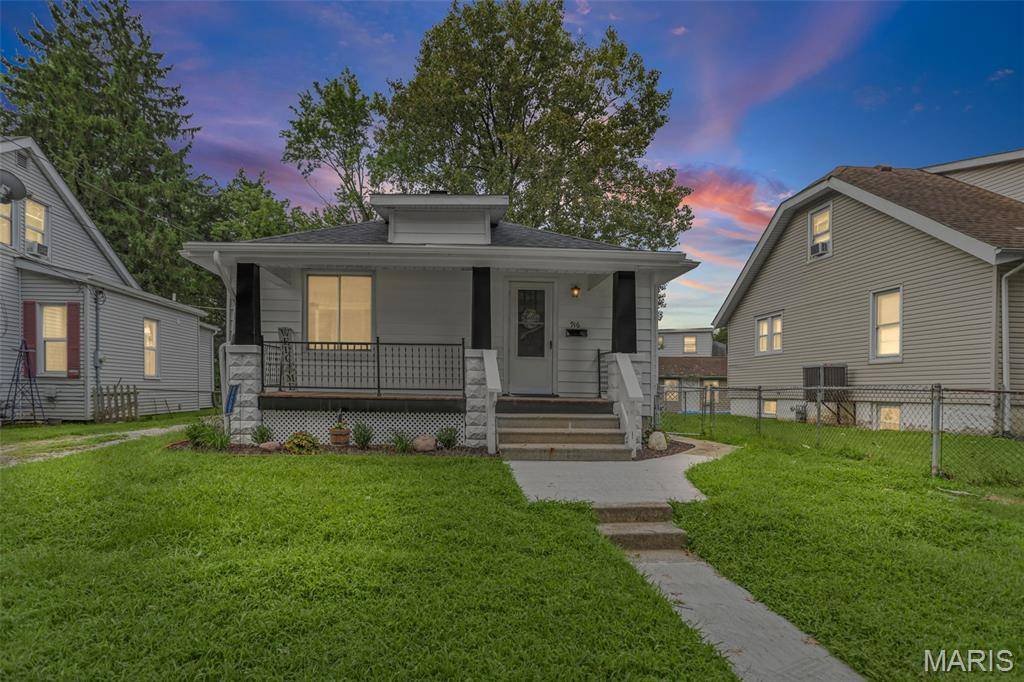 916 W Monroe ST, Belleville, IL 62220