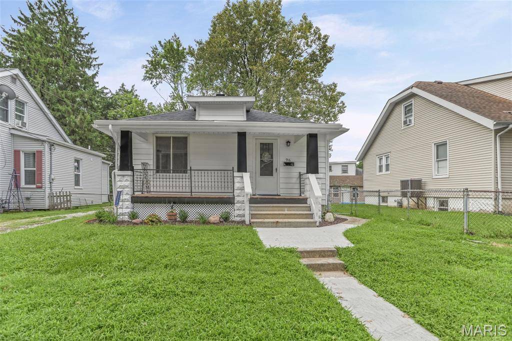 916 W Monroe ST, Belleville, IL 62220