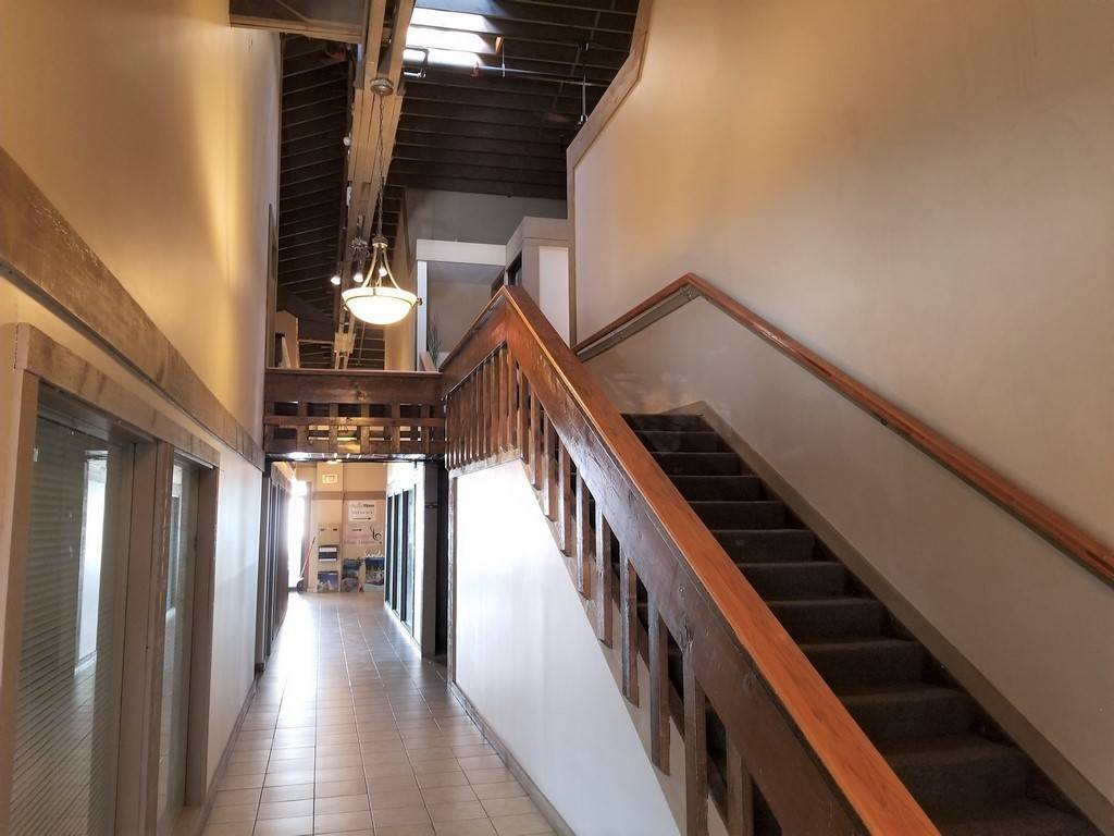 10 E Main ST, East Dundee, IL 60118