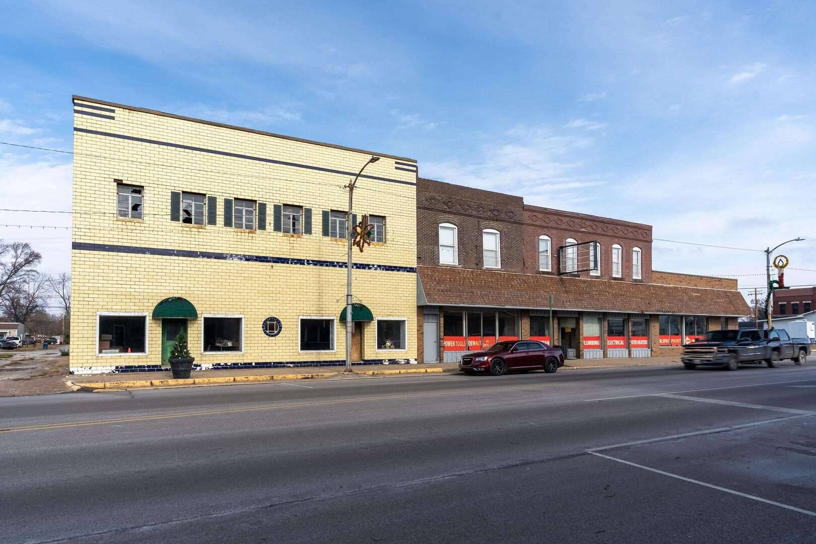 111 W Main ST, West Frankfort, IL 62896