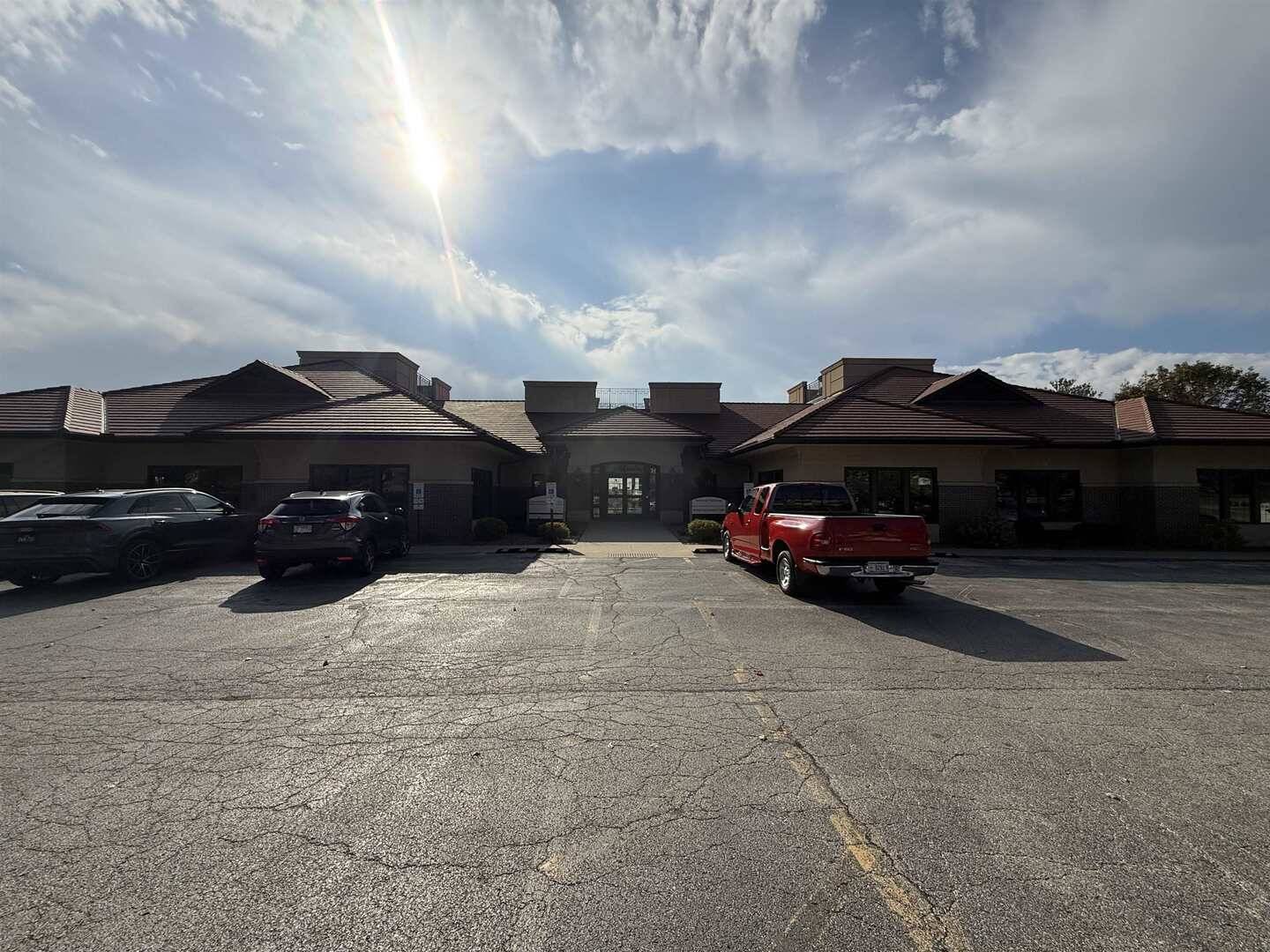 615 Valley View DR #203, Moline, IL 61265