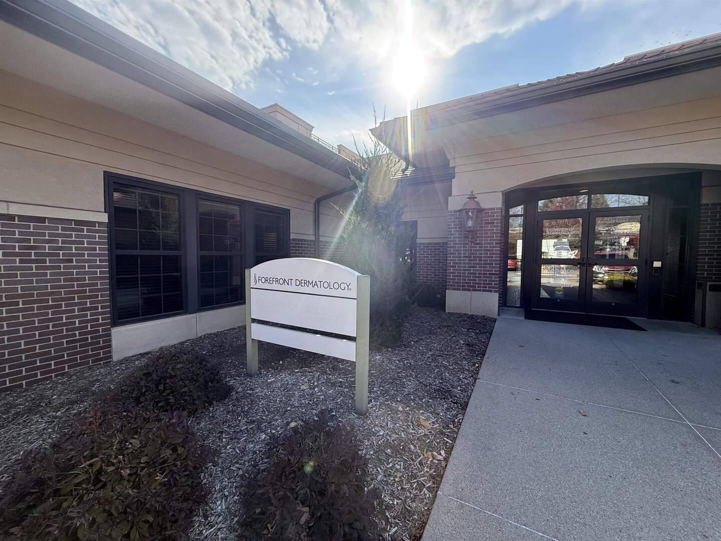 615 Valley View DR #203, Moline, IL 61265