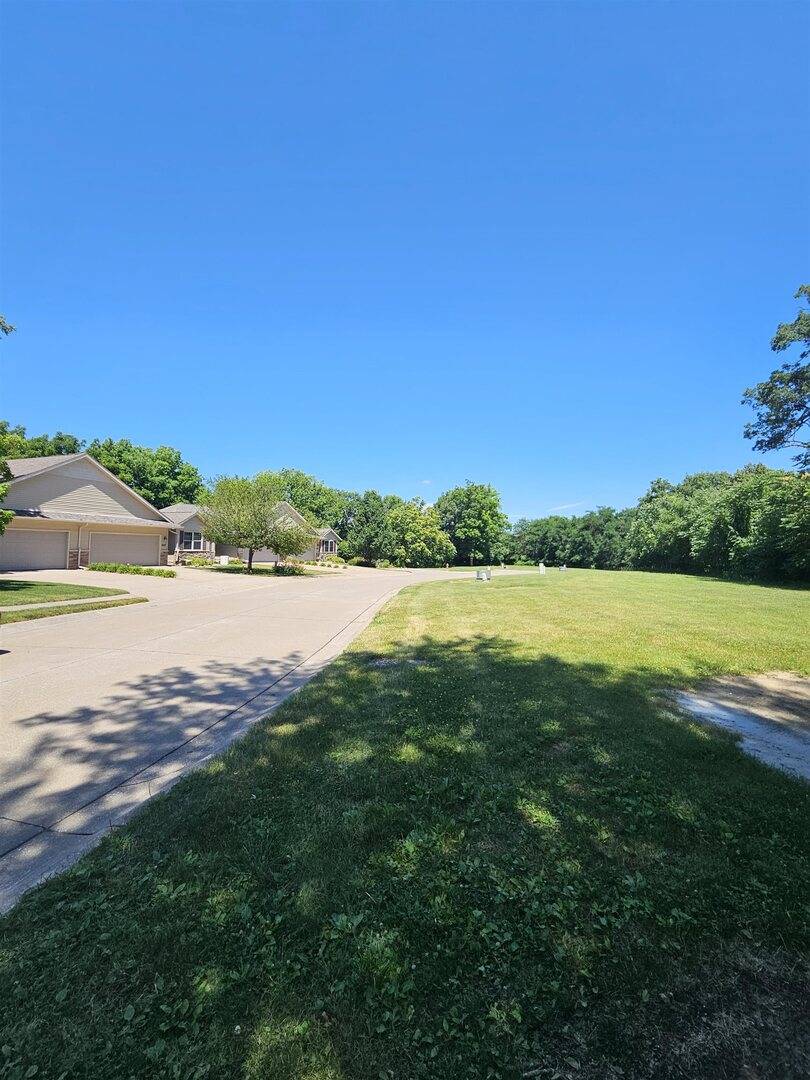 574-632 3RD ST, Moline, IL 61265