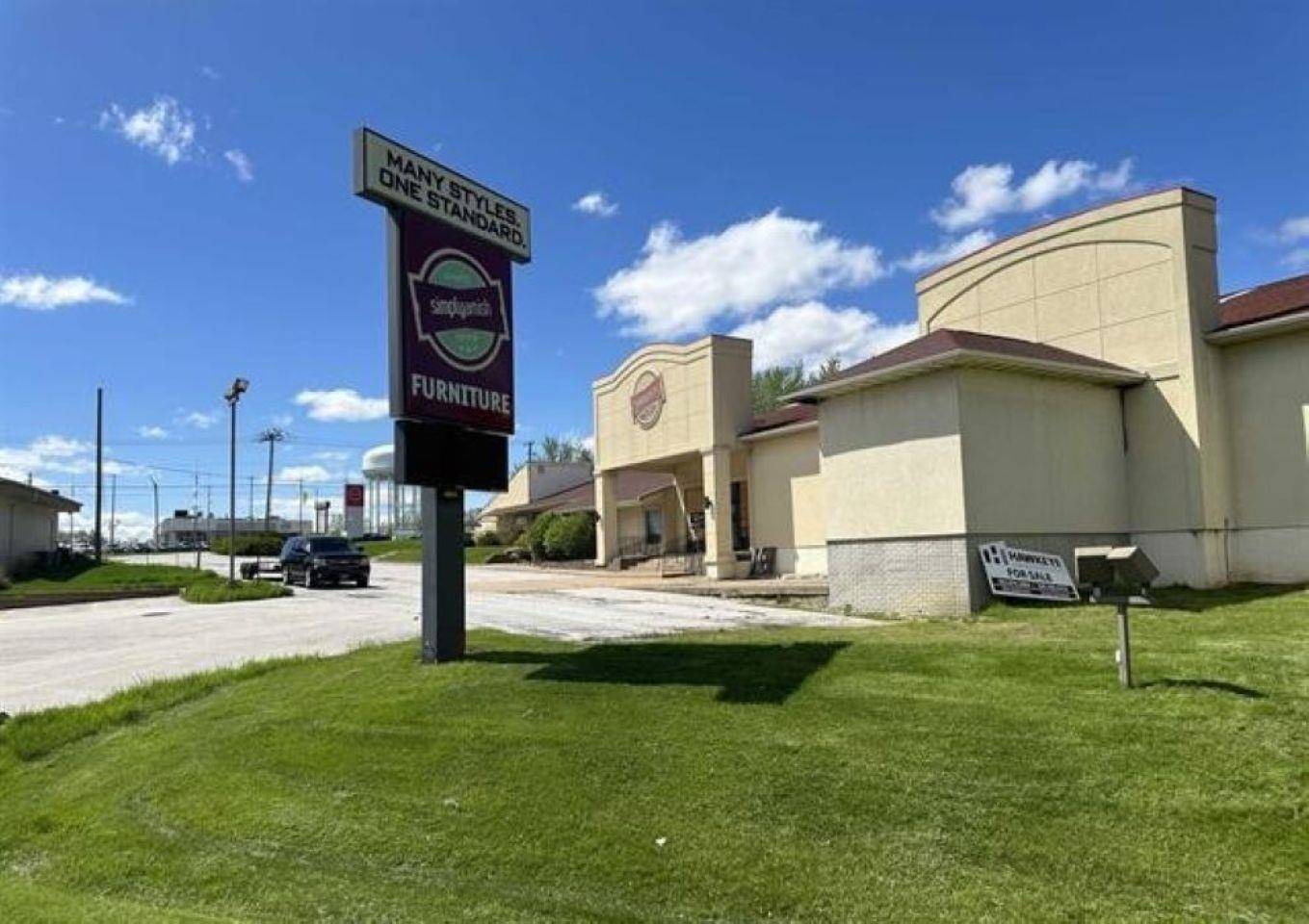 3711 N Harrison St ST, Davenport, IA 52806