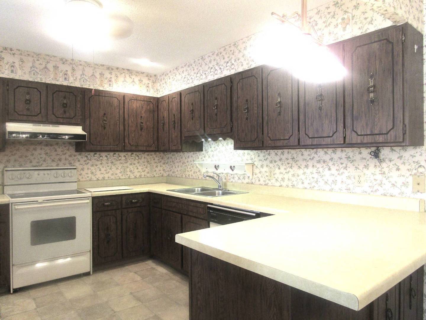 306 College BLVD, Carmi, IL 62821
