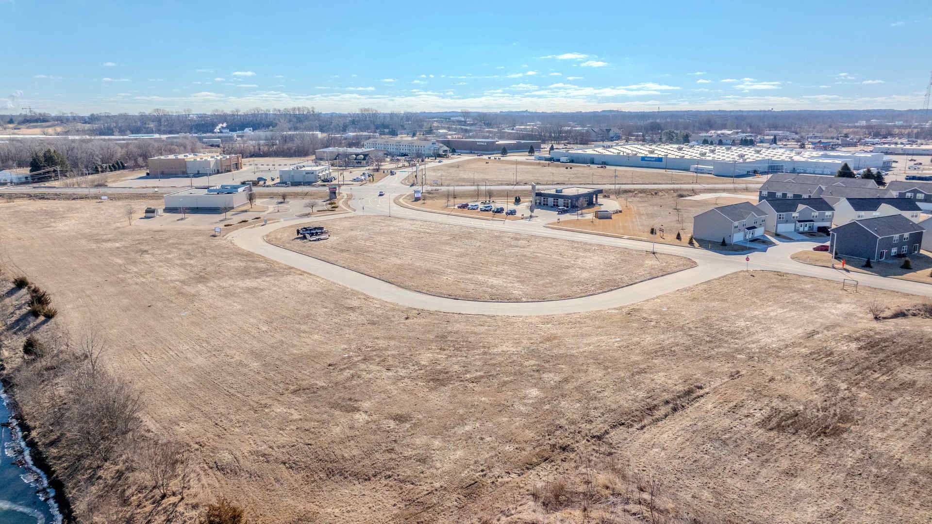 2420 Lillian WAY, Clinton, IA 52732