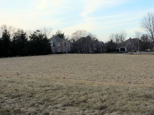 3408 Royal Woods DR, Crystal Lake, IL 60014